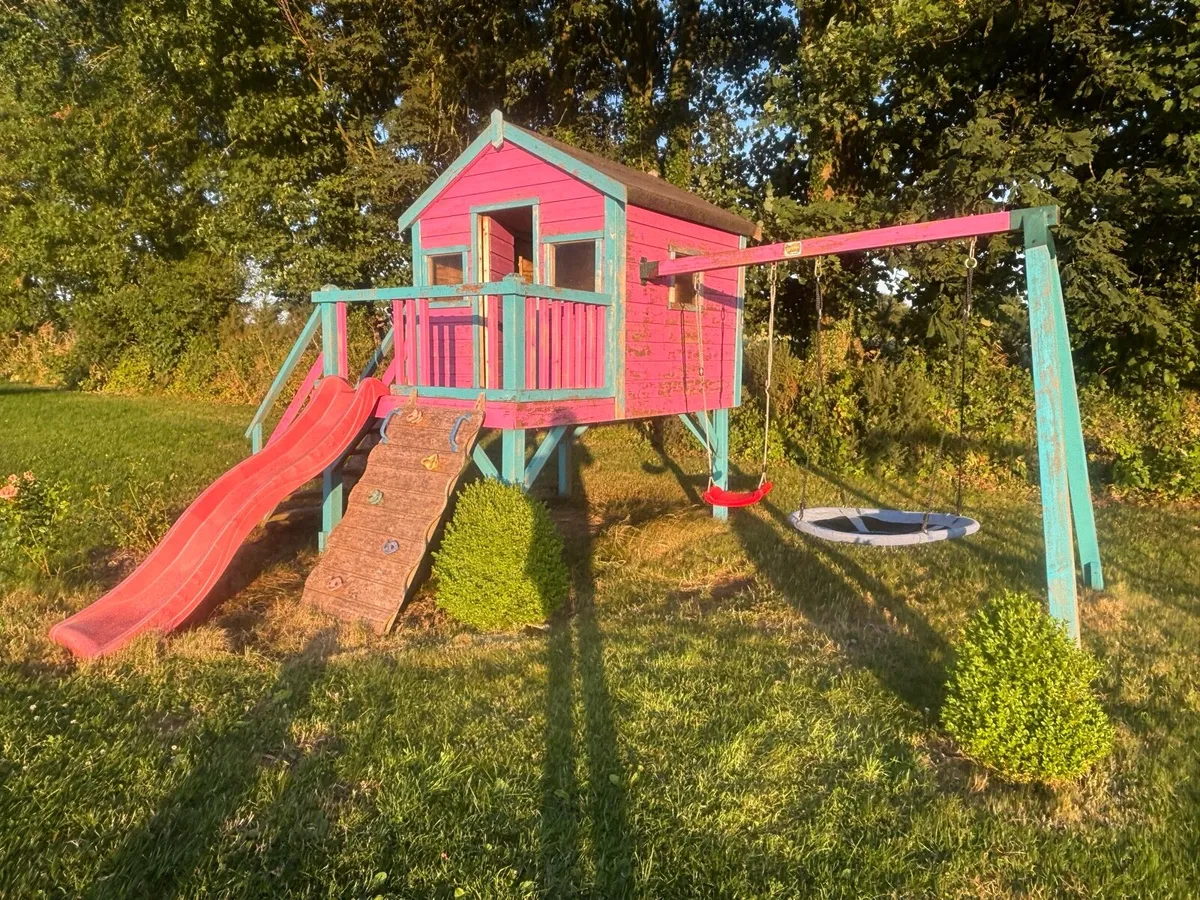 Treehouse, slide, climbing frame & 2 swings - Image 2