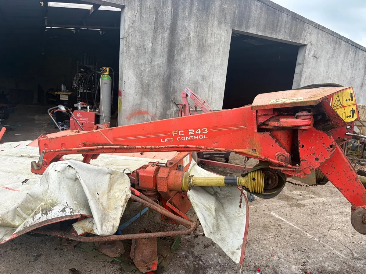 Kuhn mower for parts - Image 1