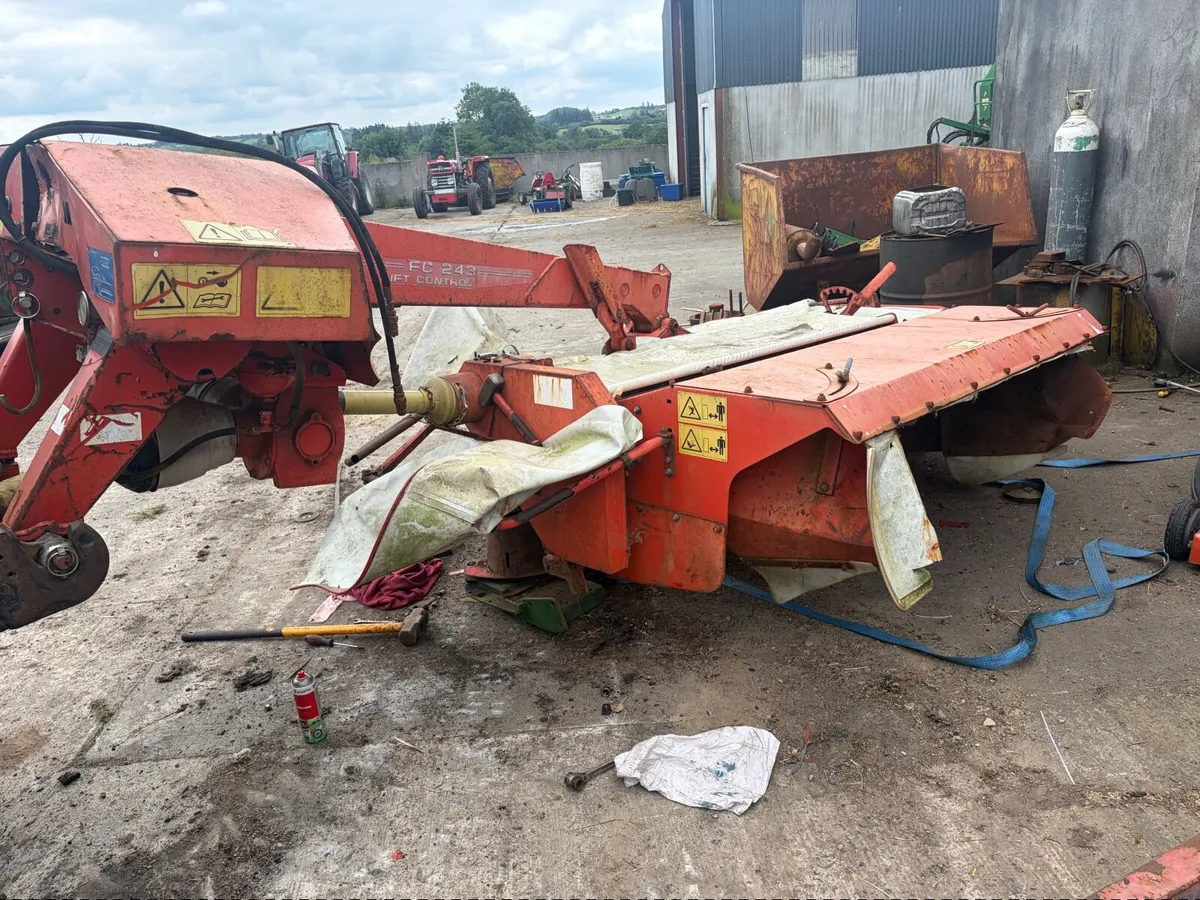 Kuhn mower for parts - Image 2