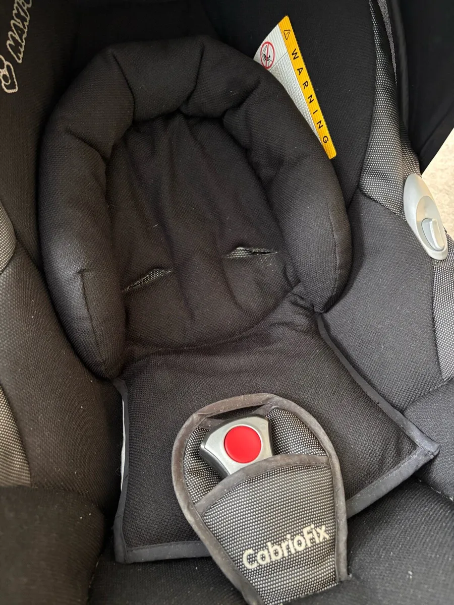 Maxi Cosi Car Seat - Image 2