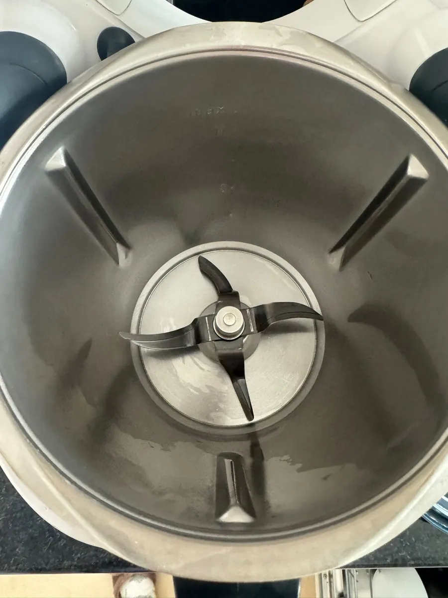 Thermomix TM6 with extra bowl and FREE carrier bag - Image 4