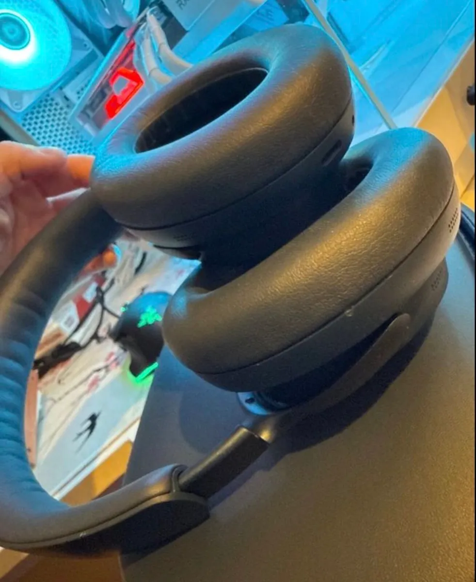 Bose QuietComfort Ultra Headphones - Image 2