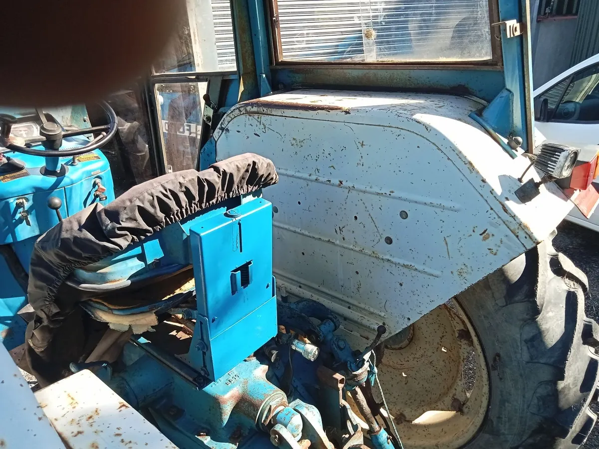 Ford 7600 duel power - Image 4