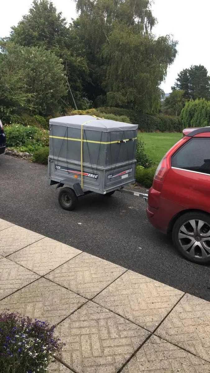 Trailer - Image 1