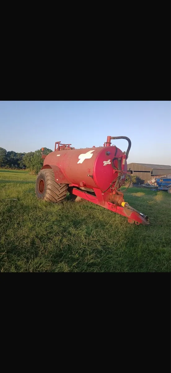 2000gals redrock slurry tanker - Image 4