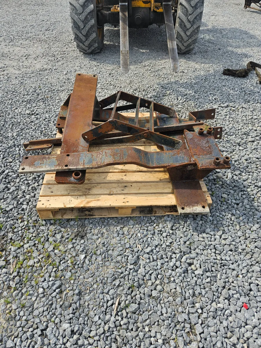 Loader brackets 10 Series Ford - Image 1
