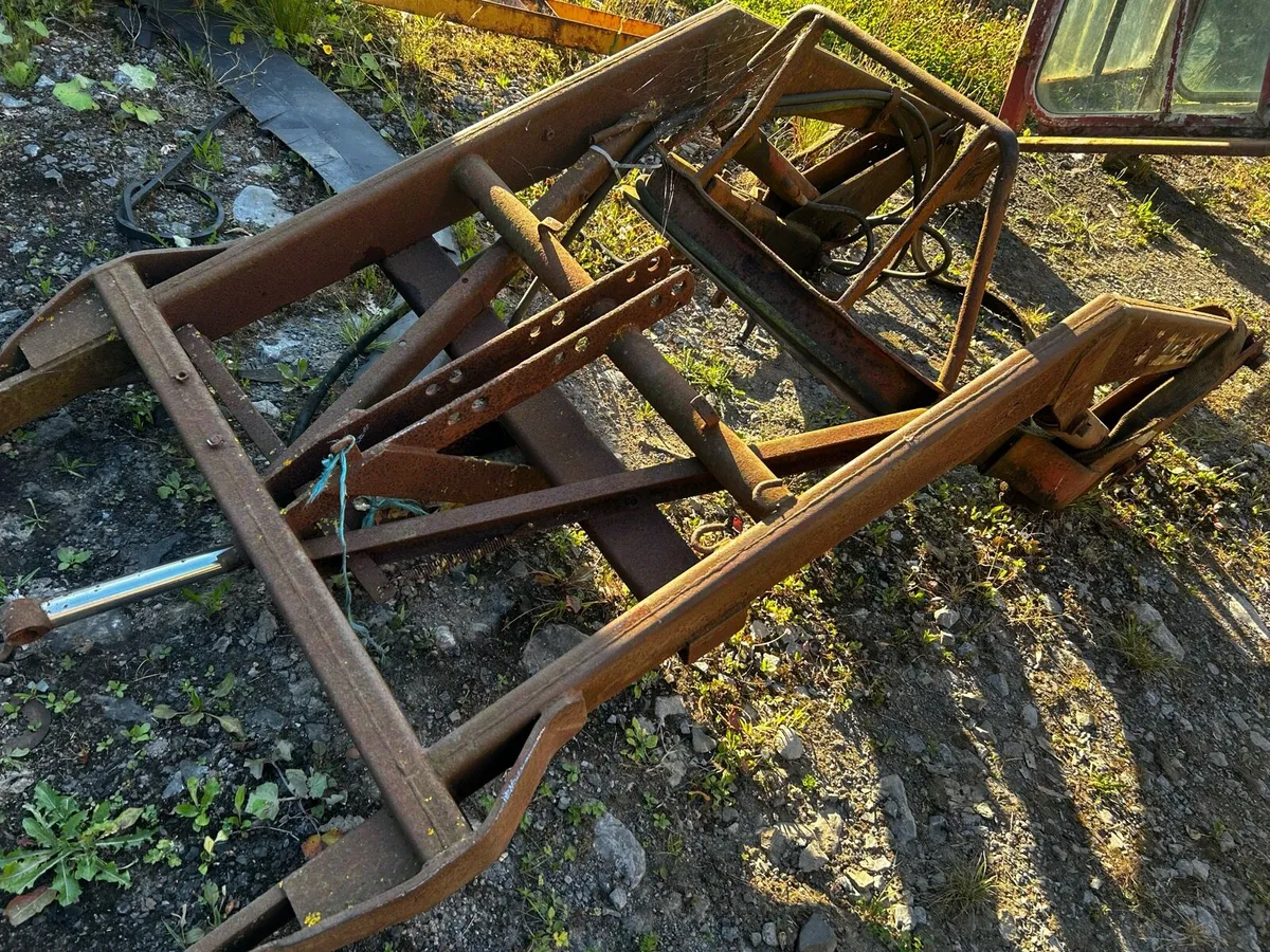 Quicke 2000 loader - Image 1