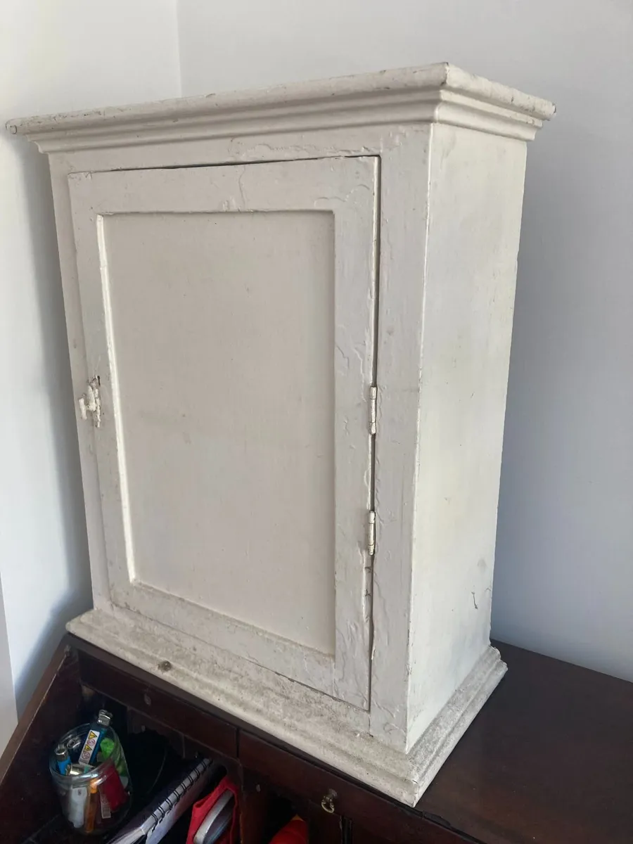 Antique Bathroom / Medicine Cabinet. - Image 4