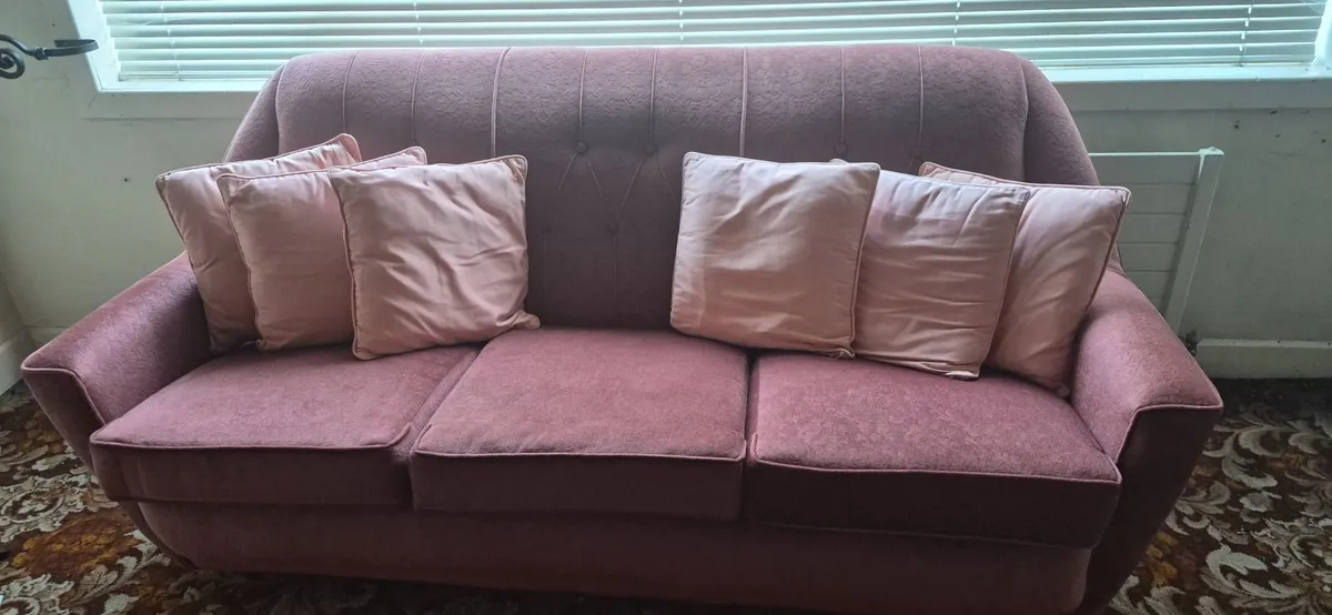 3 piece sofa - Image 1