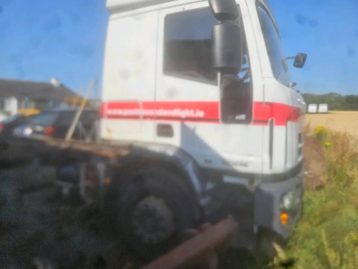Iveco  truck - Image 2