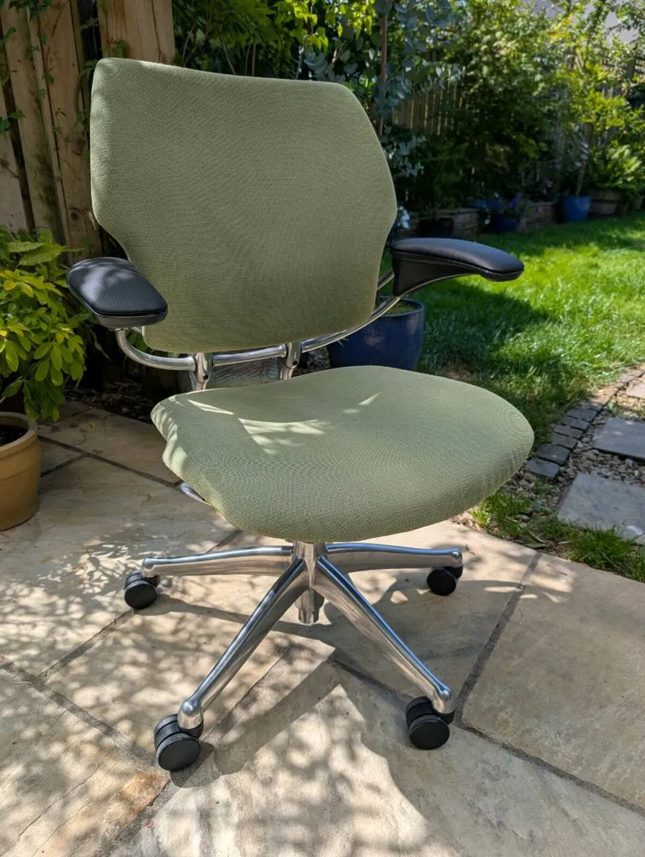 Ergonomic office chair - Image 2