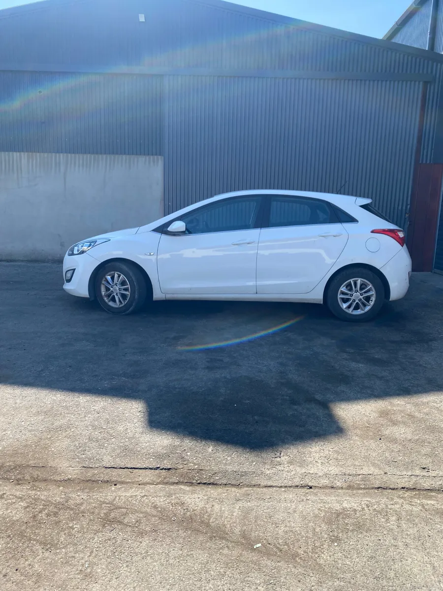 2015 Hyundai i30 for breaking - Image 4