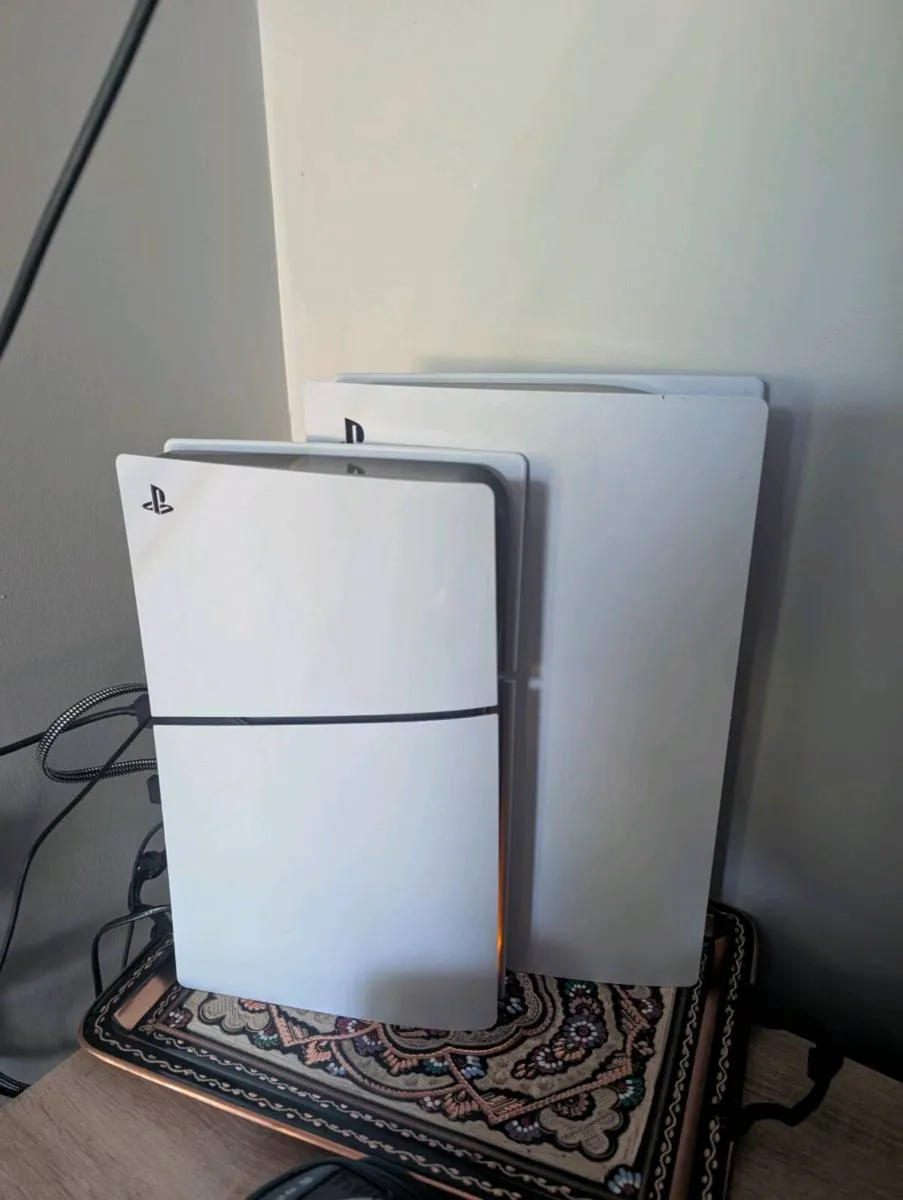 PS 5 deposit taken. Only the broken one left - Image 1