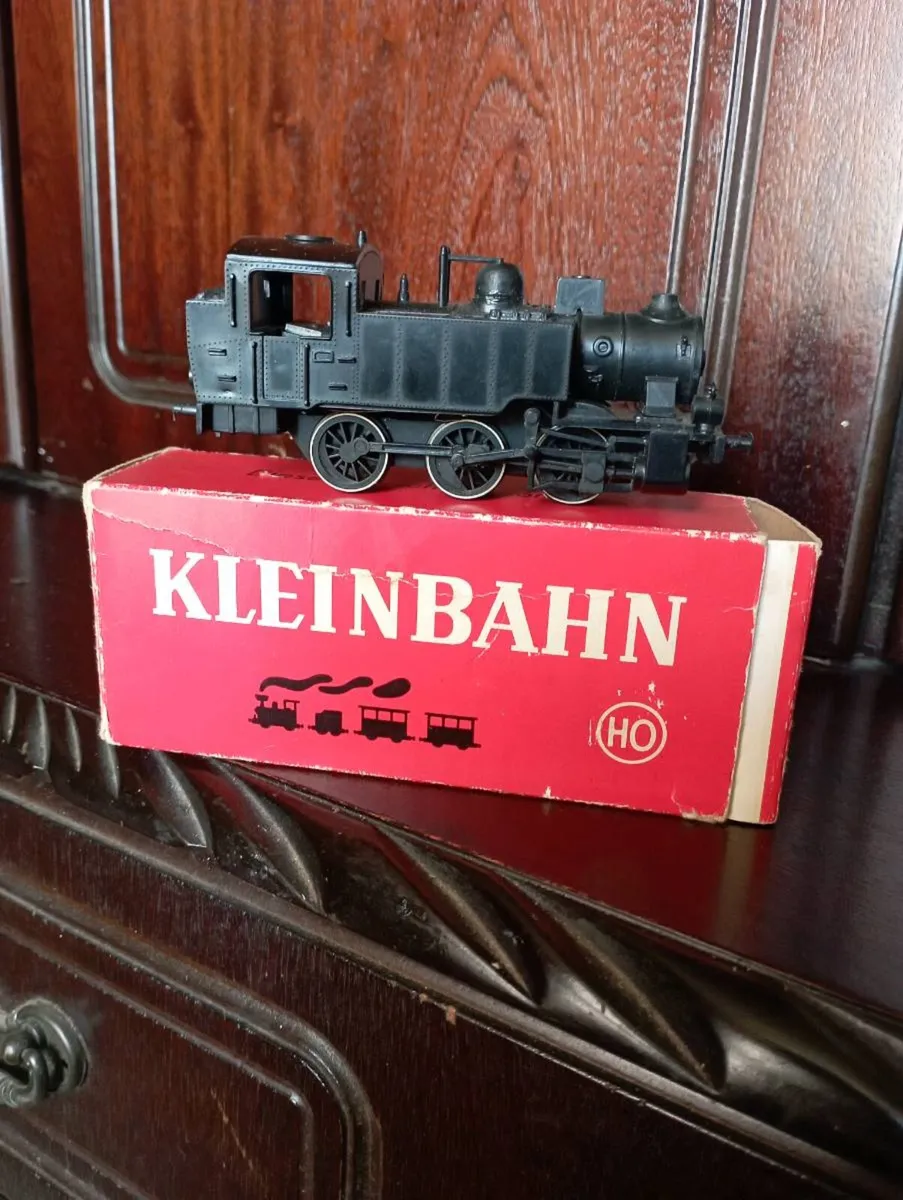 VINTAGE KLEINBANN {2060 } DIE-CAST LOCOMOTIVE 🚂 - Image 2