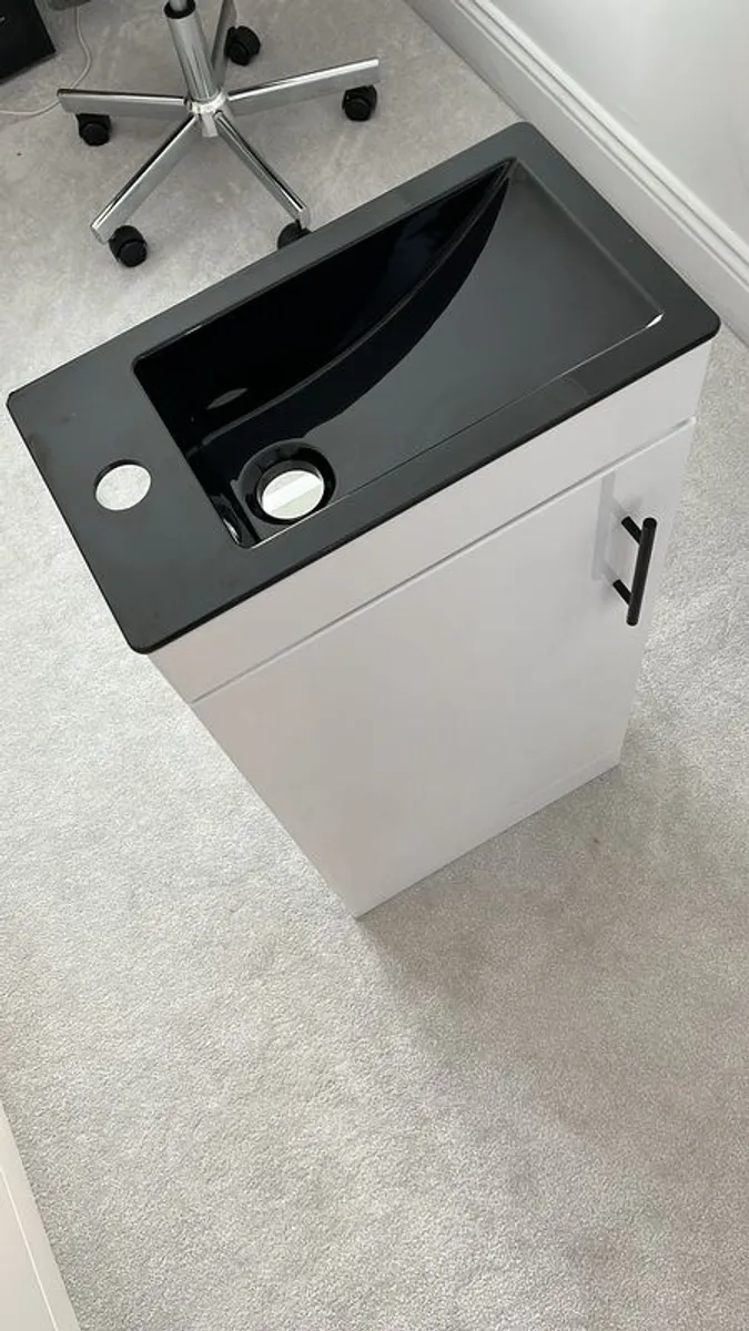 Vanity Unit and sink - Image 1