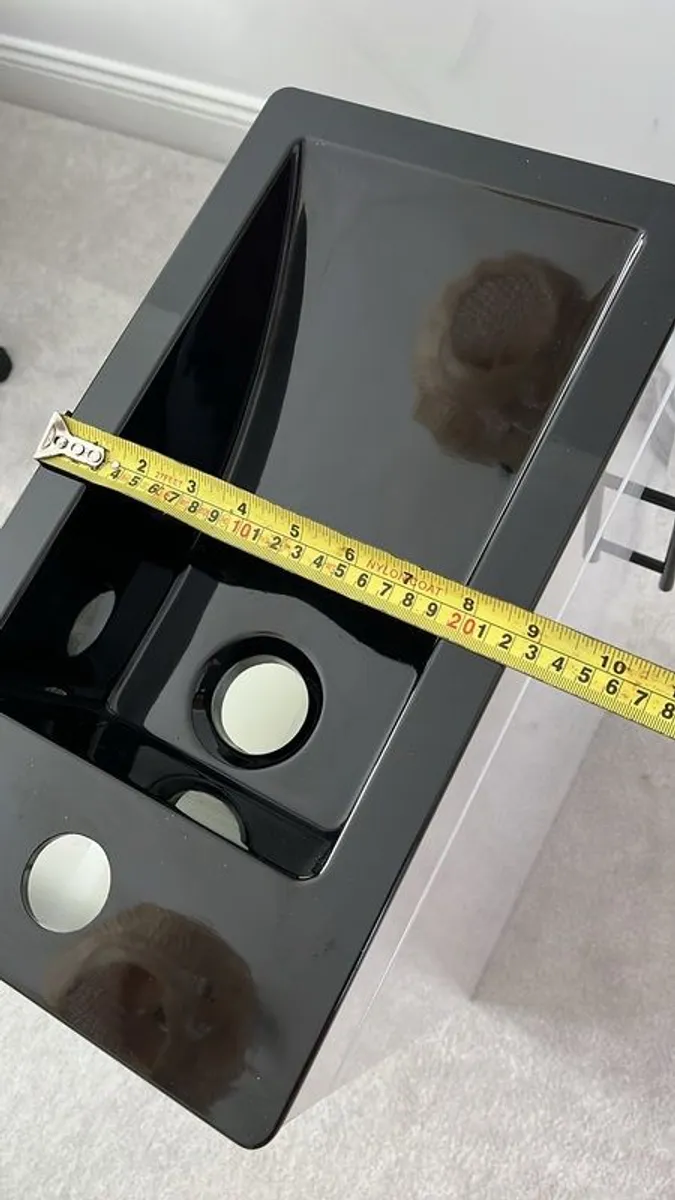 Vanity Unit and sink - Image 3