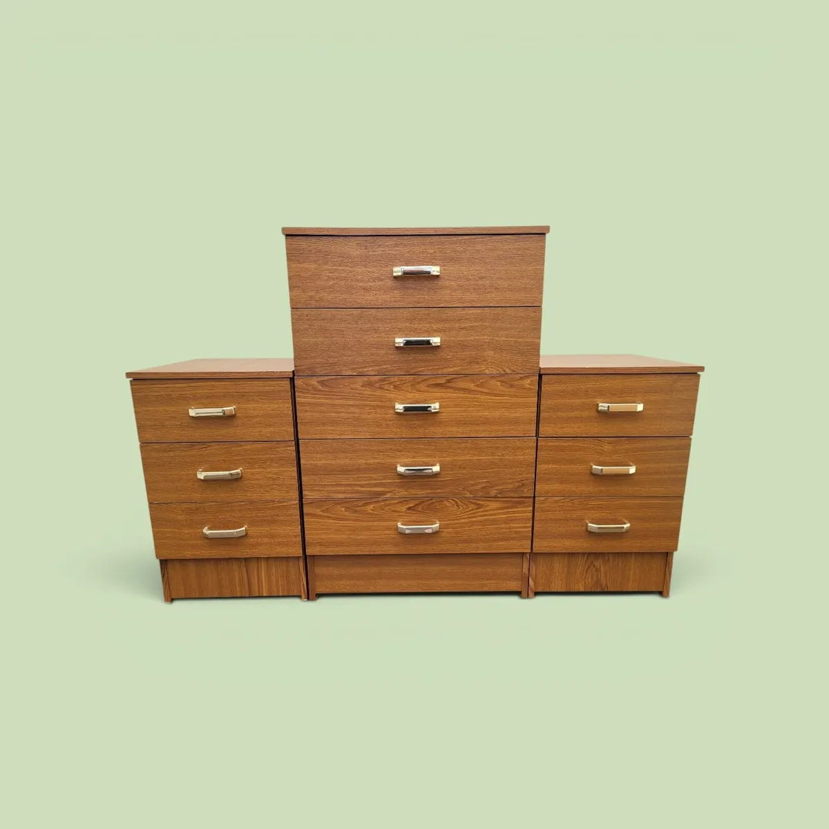 Lovely 5 drawer chest + 2 x 3 drawer chests - Image 1