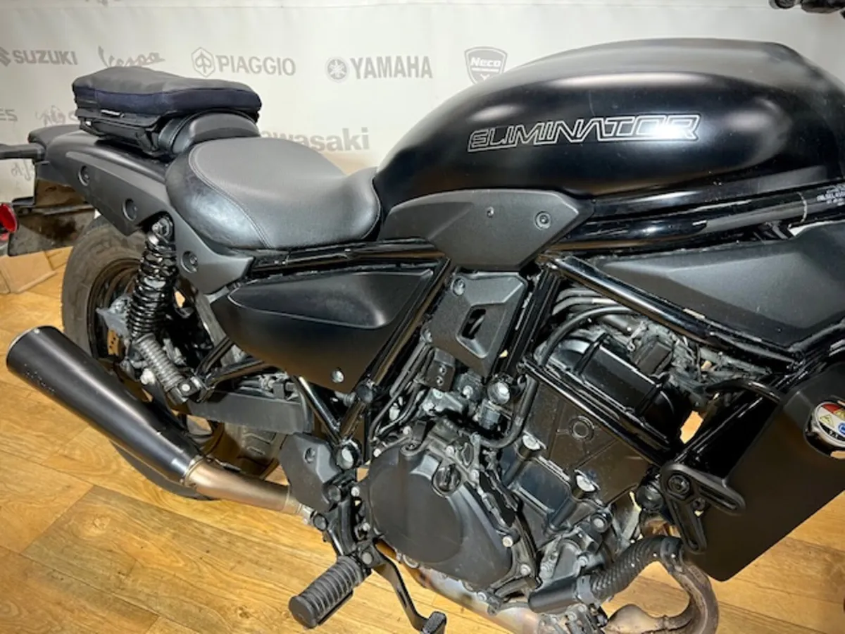 PRE-OWNED Kawasaki Eliminator SE 500 2025 - Image 4