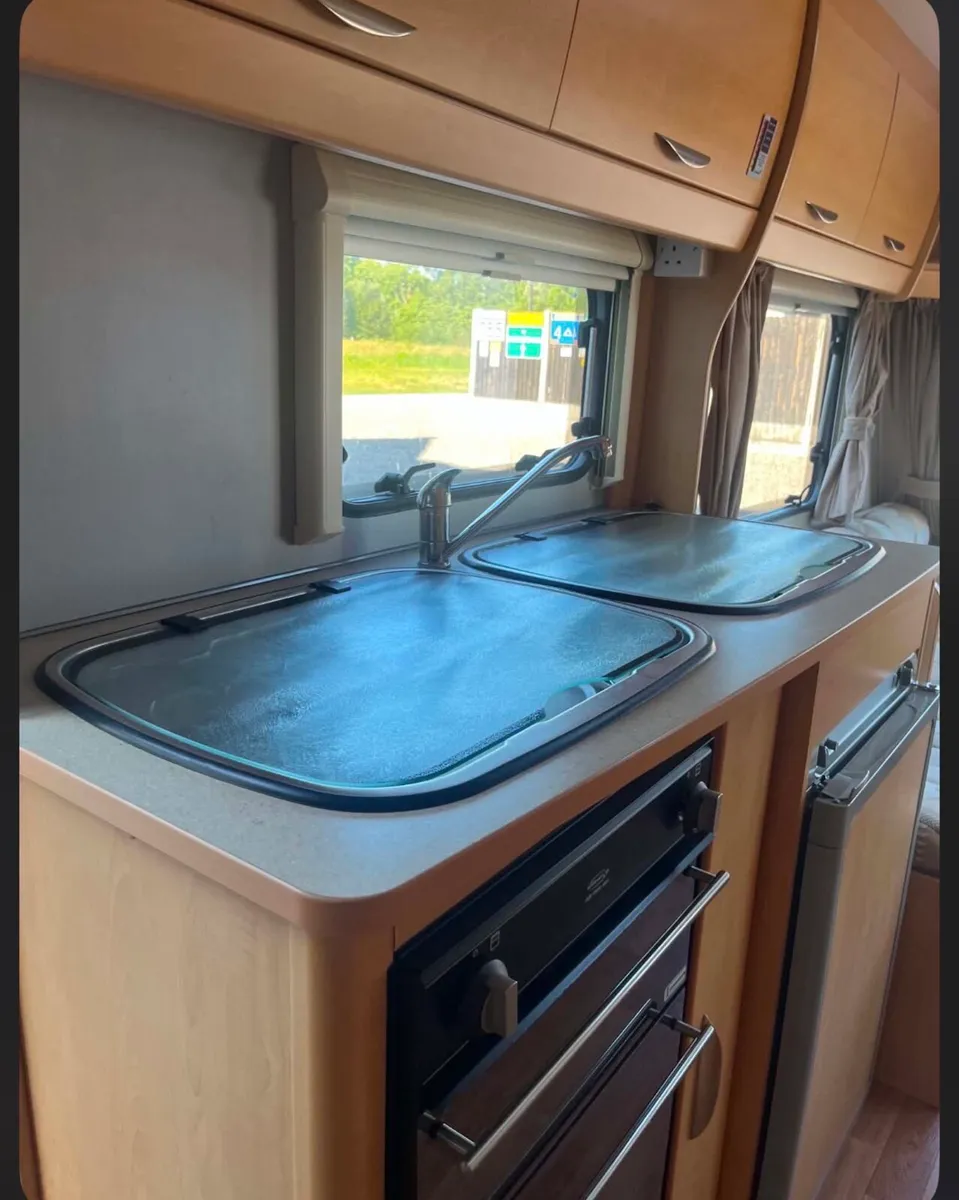 Elddis xplore 495-lightweight 5-berth caravan - Image 4