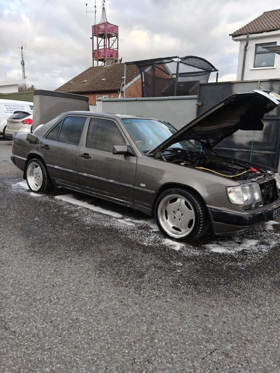 Mercedes - Image 1
