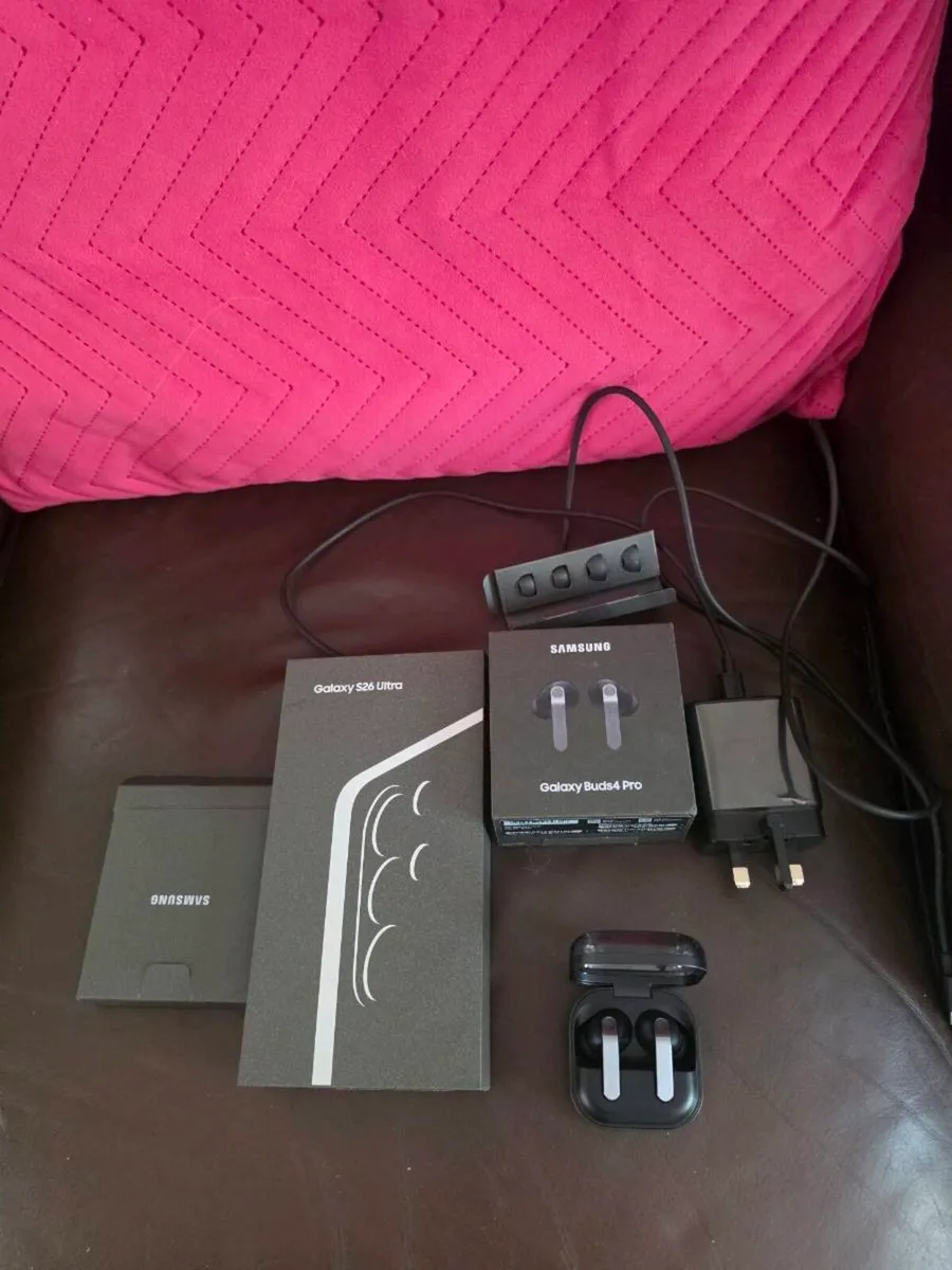 Samsung S26 ultra and earbuds Pro4 - Image 2