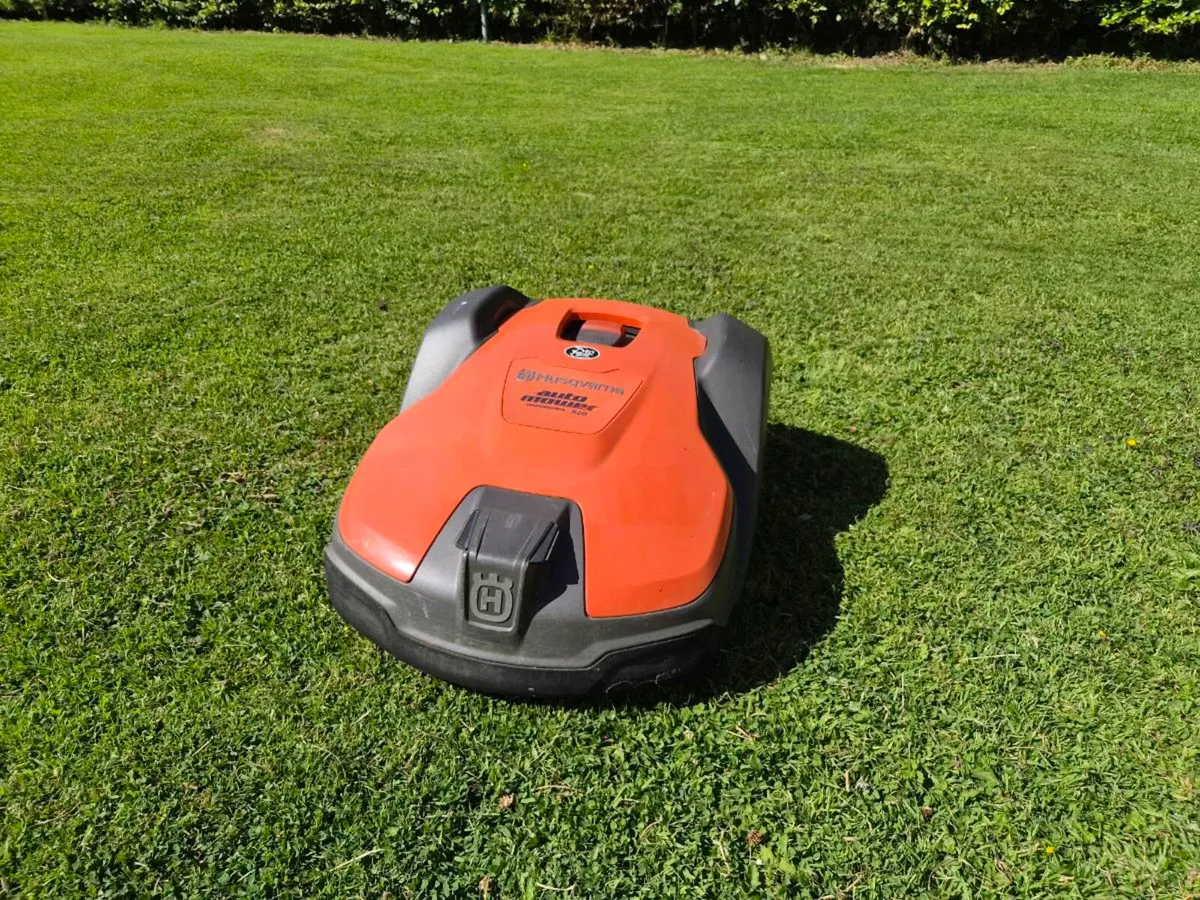 Husqvarna 520 automower - Image 1