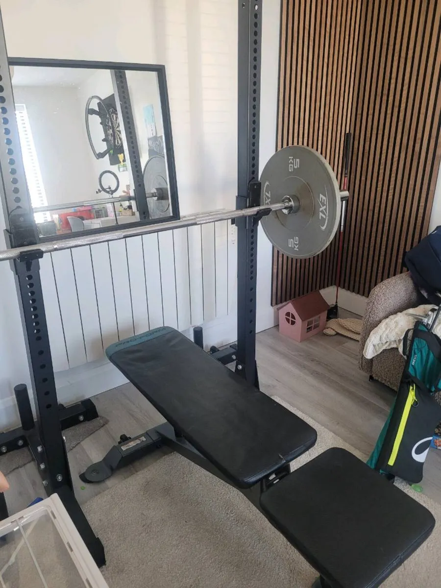 Barbell bench and weights - Image 1