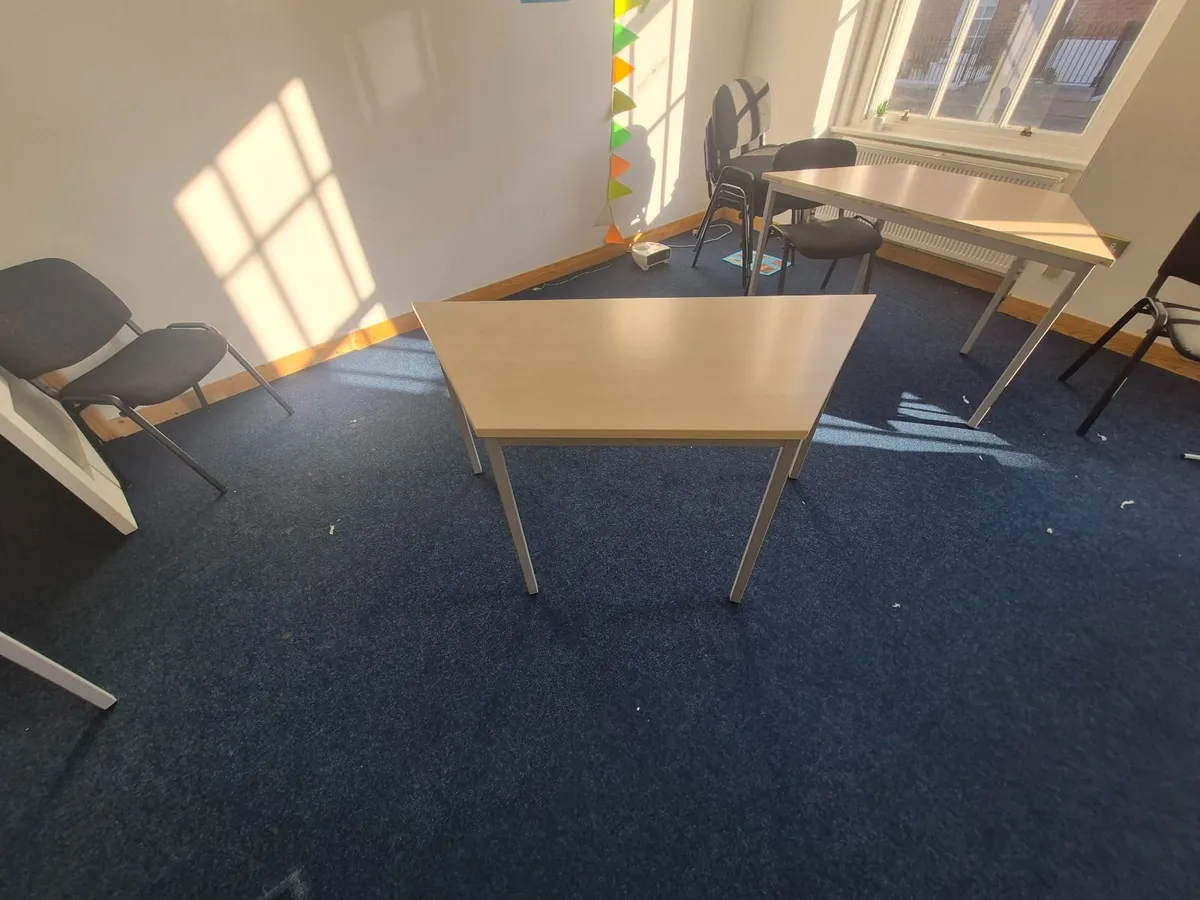 Tables and chairs for education use - Image 3