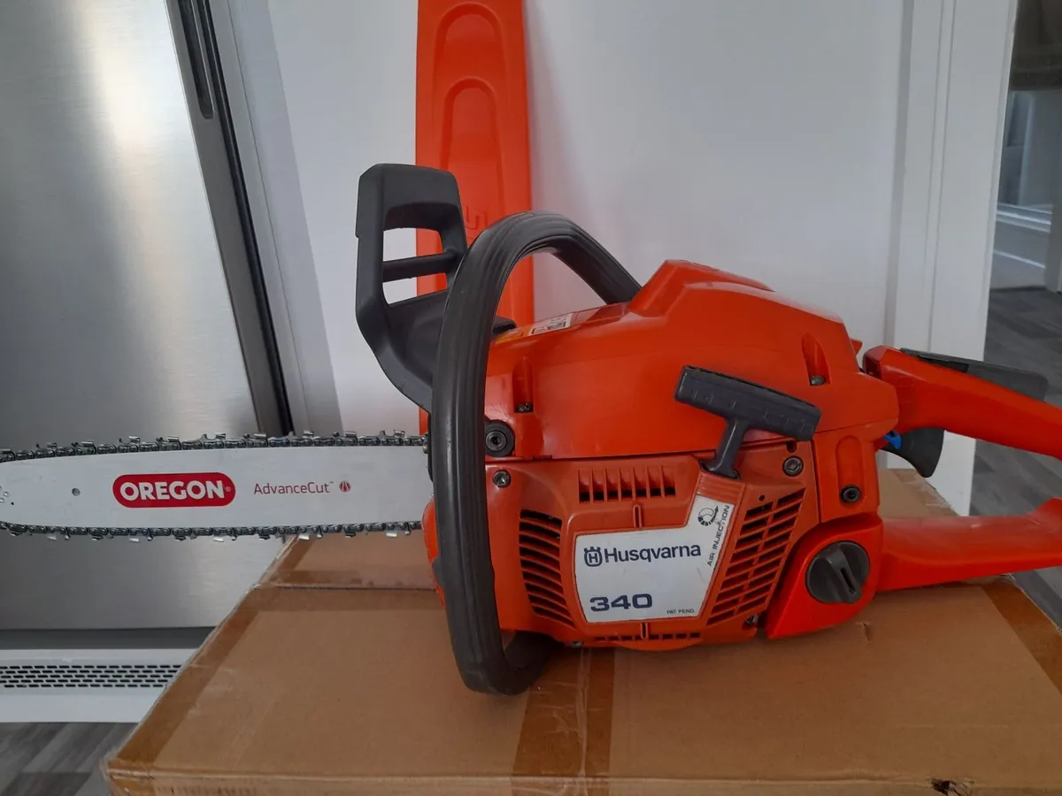 selling chainsaw - Image 1
