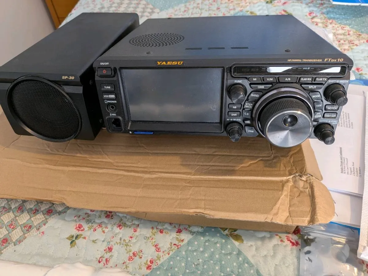 Yaesu Transciever,Speaker,Power Supply - Image 1