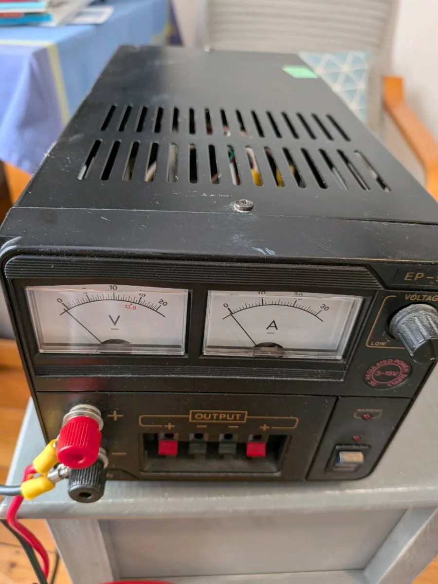 Yaesu Transciever,Speaker,Power Supply - Image 2