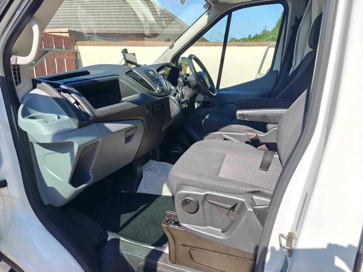 Camper van - Image 4