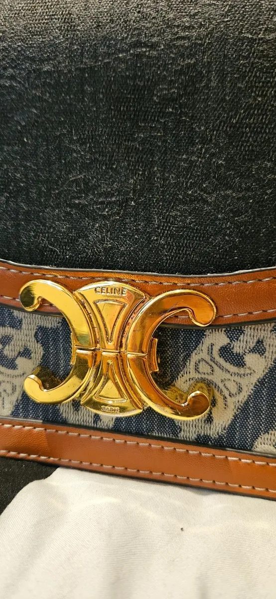 Celine Triomphe calfskin leather - Image 3