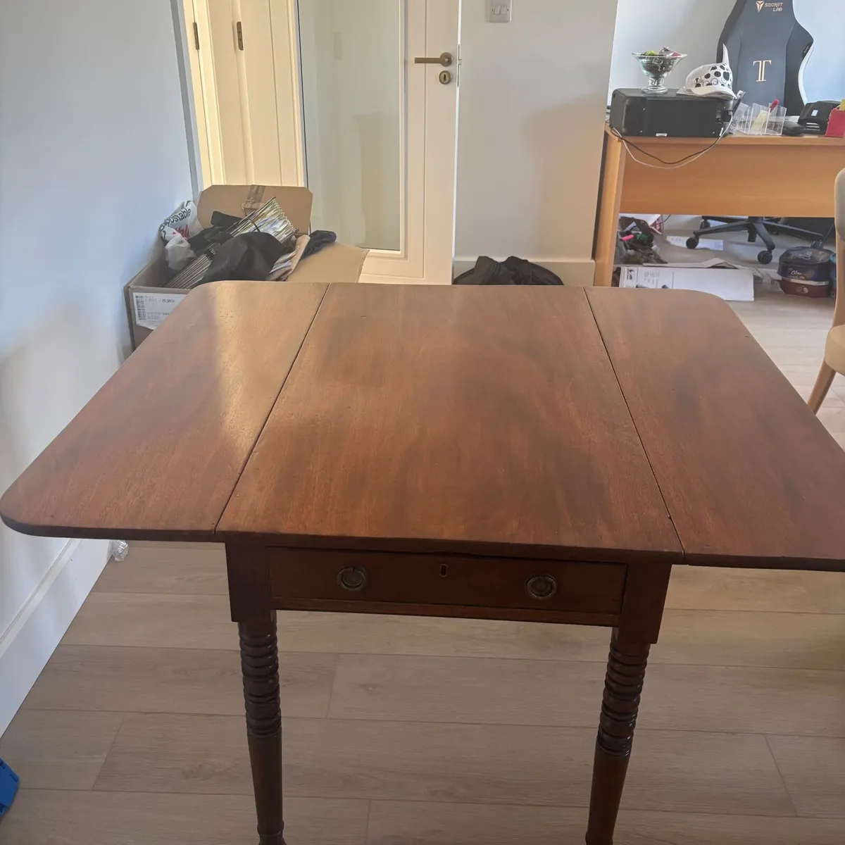 Mahogany dining room table - Image 3