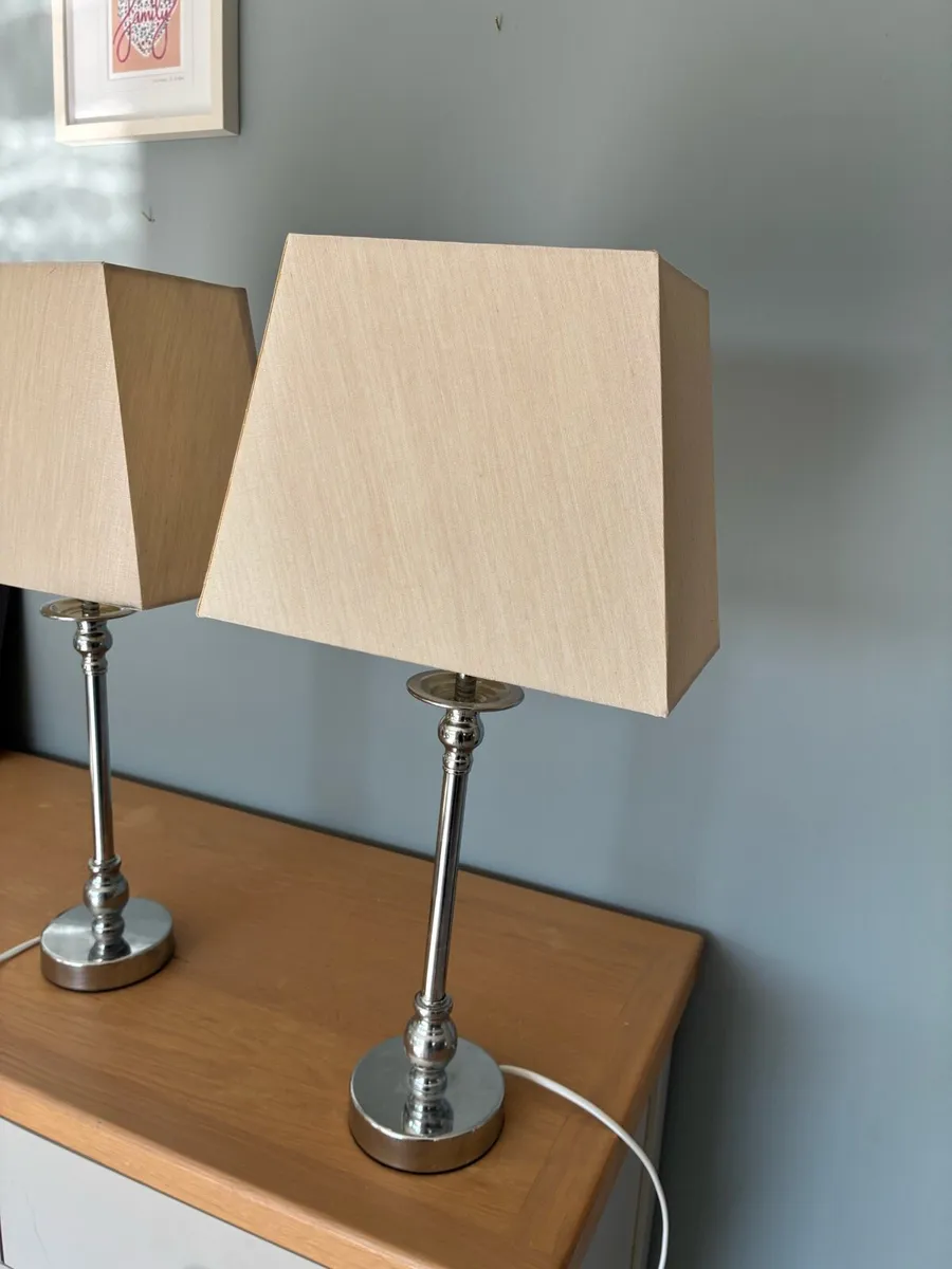 2 bedside lamps - Image 2