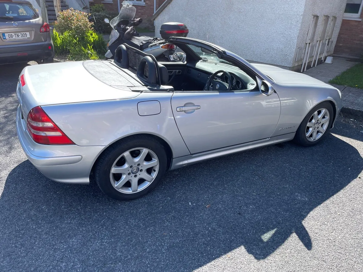 Stunning Mercedes-Benz SLK 2002 Cabriolet - Image 1