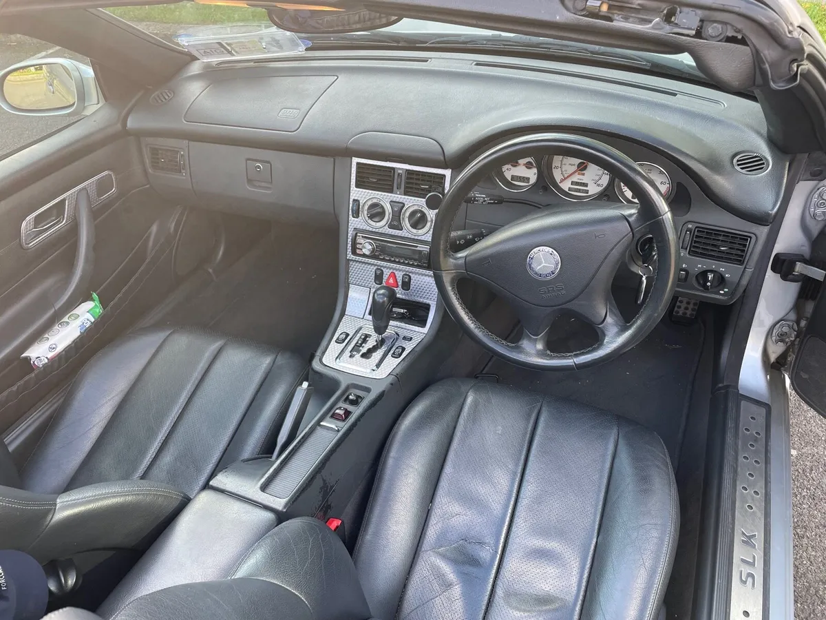 Stunning Mercedes-Benz SLK 2002 Cabriolet - Image 4