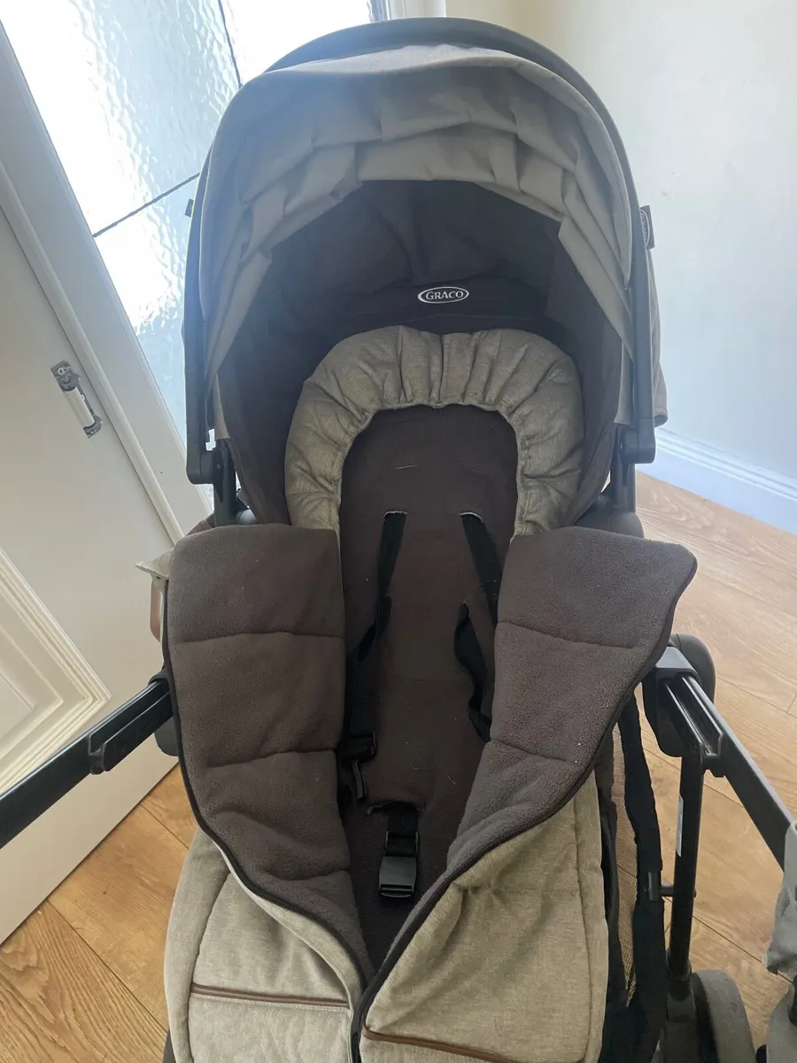 Graco travel system - Image 2