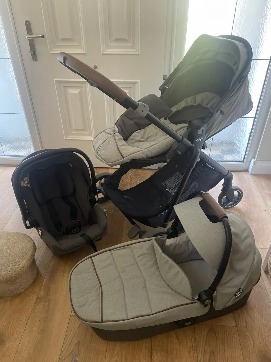 Graco travel system - Image 1