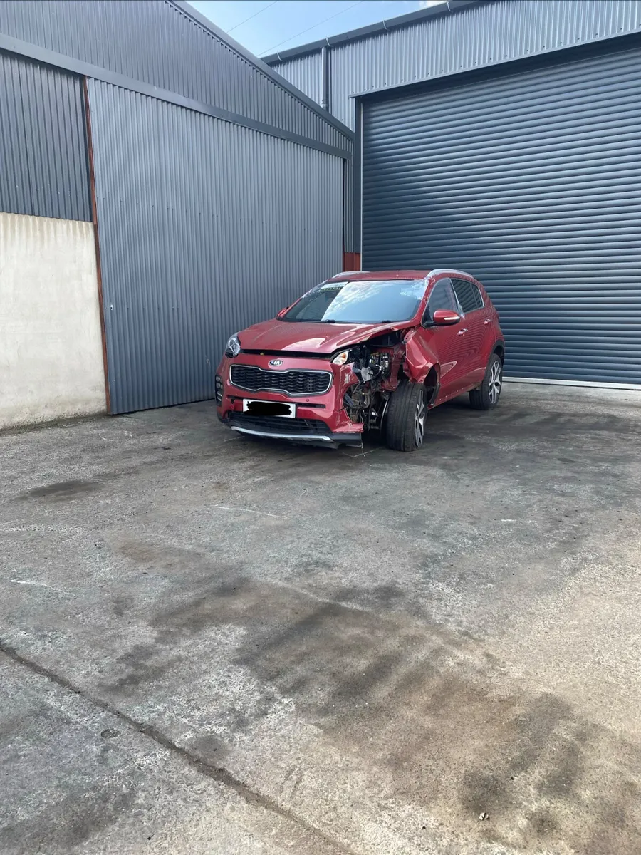 2016 Kia Sportage for breaking - Image 2