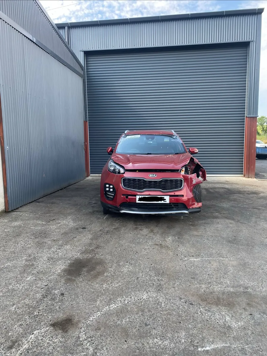 2016 Kia Sportage for breaking - Image 1