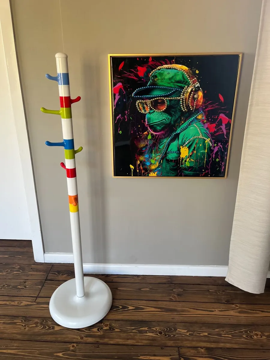 Standing coatrack for children + Funky picture - Image 1
