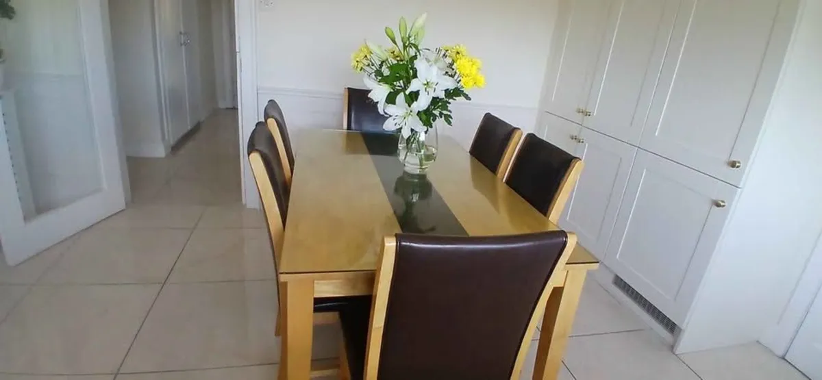 Dining Table & 6 Chairs – €250 ONO - Image 2