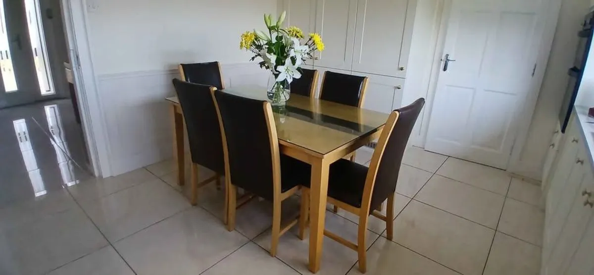 Dining Table & 6 Chairs – €250 ONO - Image 1
