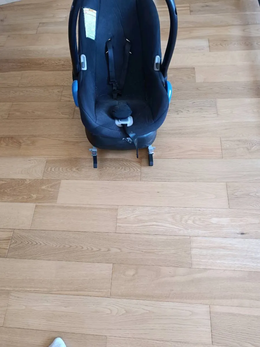 Noordi isofix car seat and base - Image 2