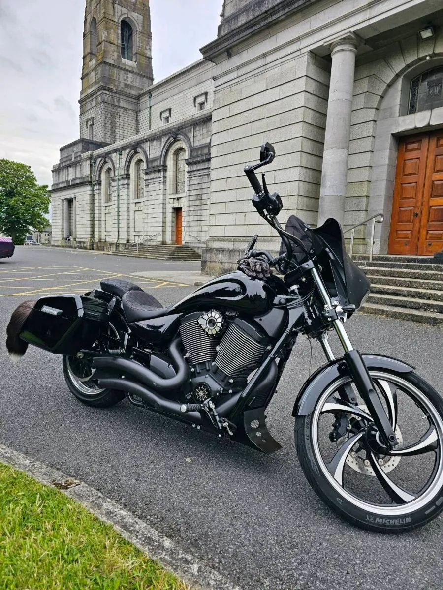 2014 Victory Vegas 8-Ball 1730cc (106ci) – Lloyd’z - Image 2