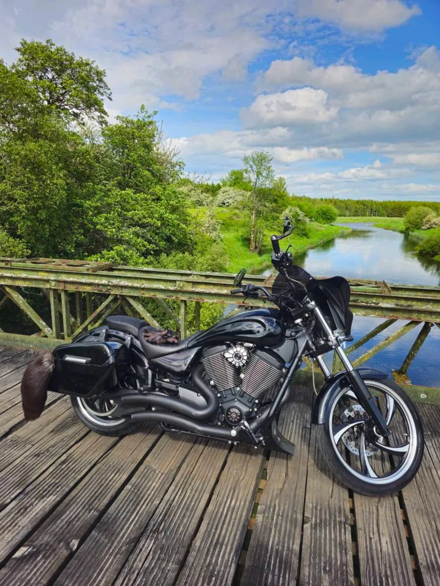 2014 Victory Vegas 8-Ball 1730cc (106ci) – Lloyd’z - Image 2