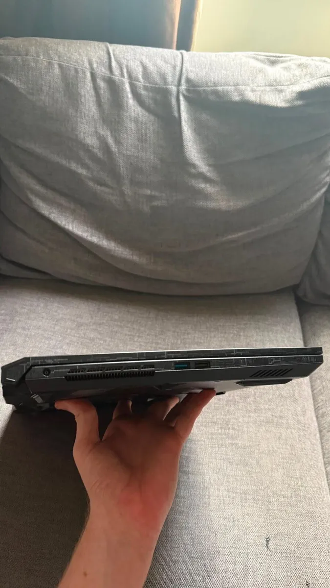 Gaming laptop - Image 1