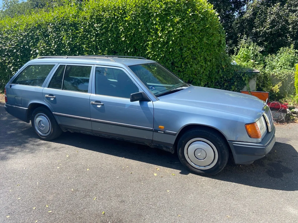 Mercedes Benz - Image 2