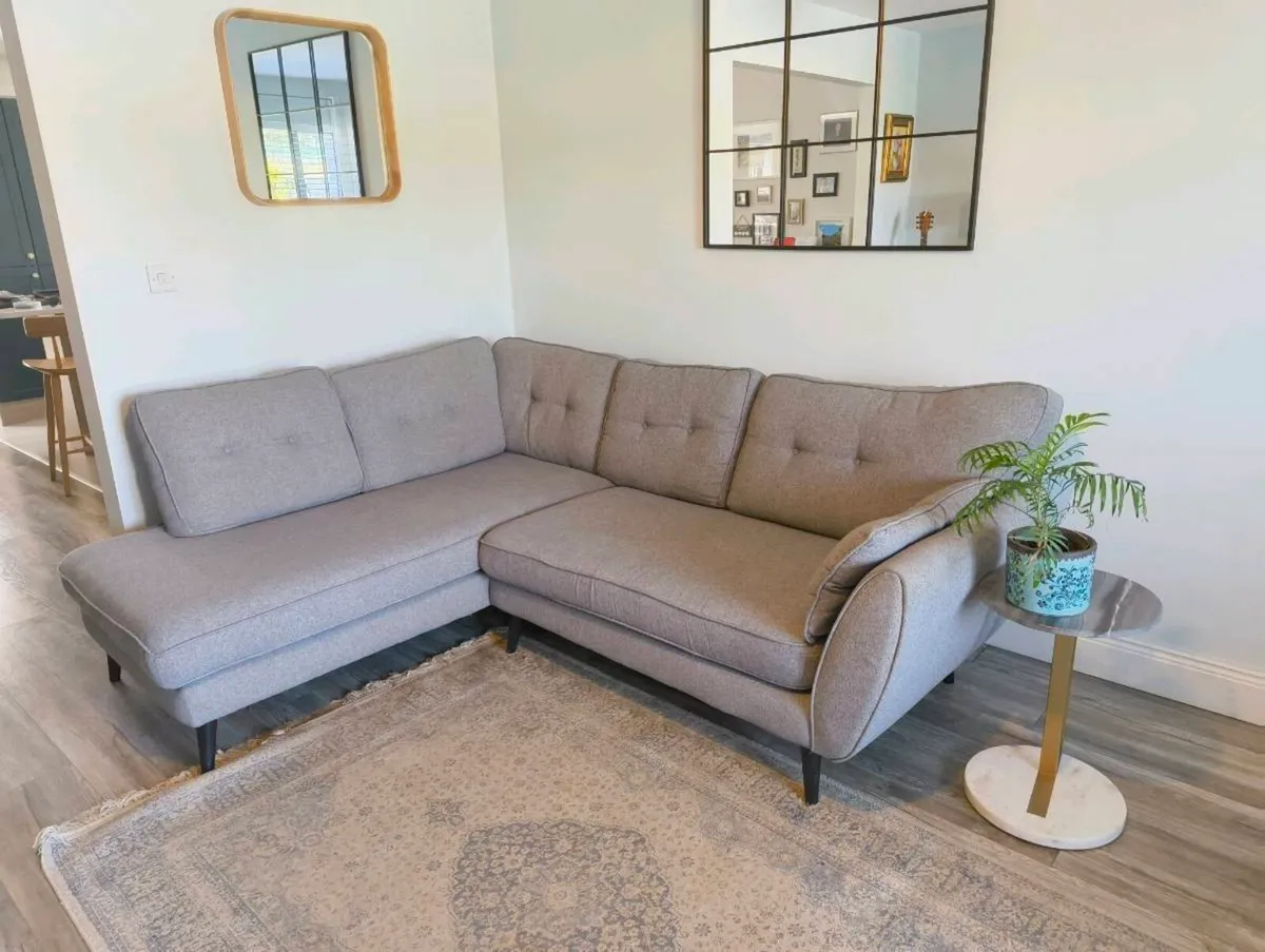 French connection sofa for sale - Image 4